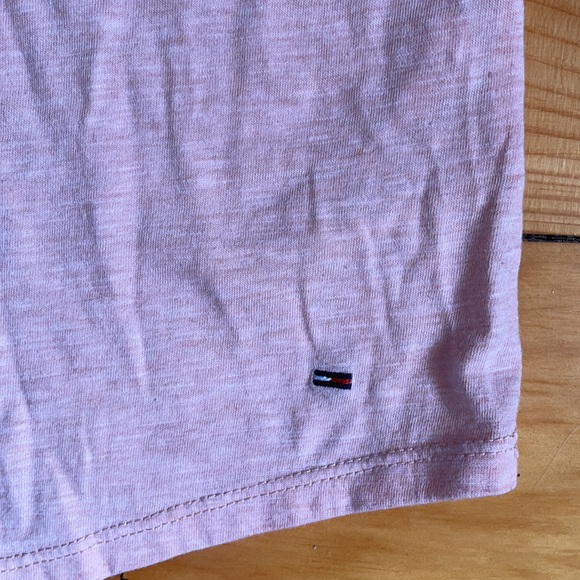 3 for $15🚨 Tommy Hilfiger Tee - Picture 3 of 4